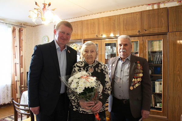 Накануне Дня Победы ветераны Череповца приняли поздравления от депутата Госдумы Алексей Канаева